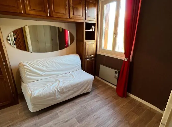 Les Sources T2 Apartment Enchastrayes